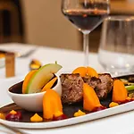 地拉那酒店机场店 4* Rinas