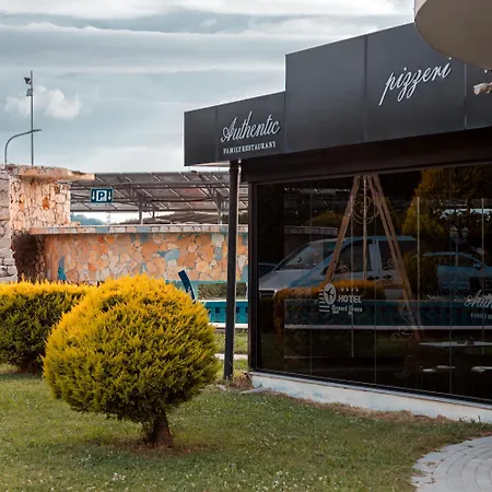Hotel Airport Tirana 4*