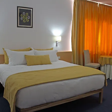Hotel Airport Tirana 4*