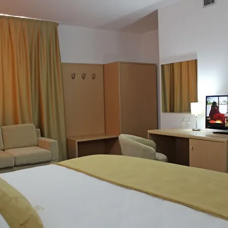 Airport Tirana Hotel Rinas