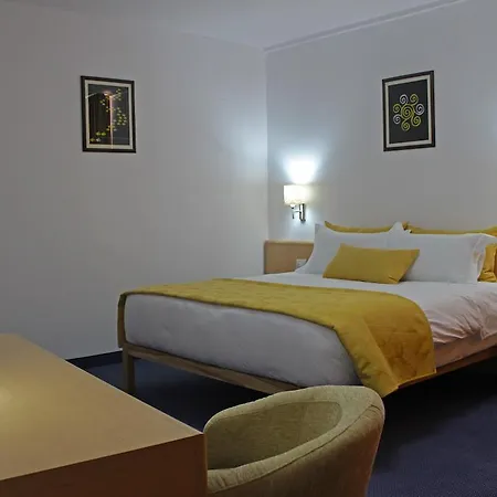 Airport Tirana 4* Rinas