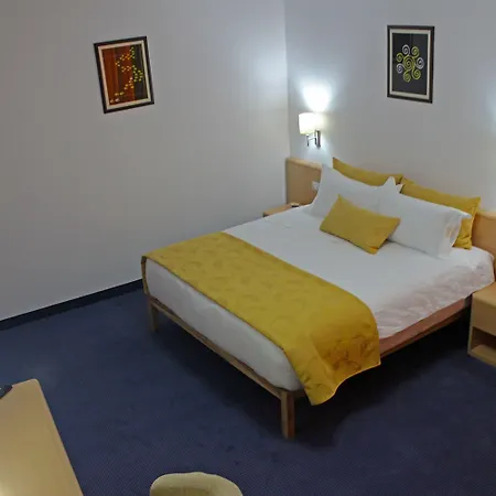 Airport Tirana 4* Rinas