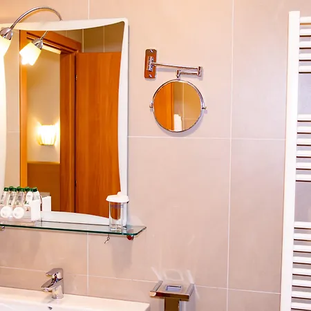 Airport Tirana 4* Rinas