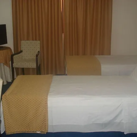 Hotel Airport Tirana 4*