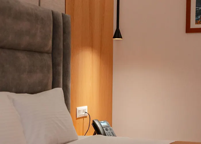 Airport Tirana Szálloda Rinas