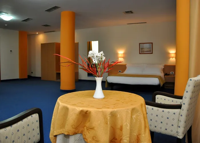 מלון Airport Tirana Rinas